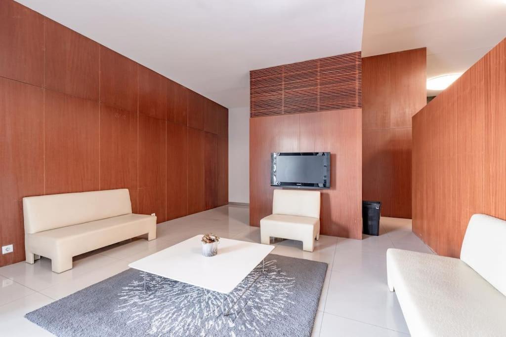 Viva Stadium Residence Studios Porto Buitenkant foto